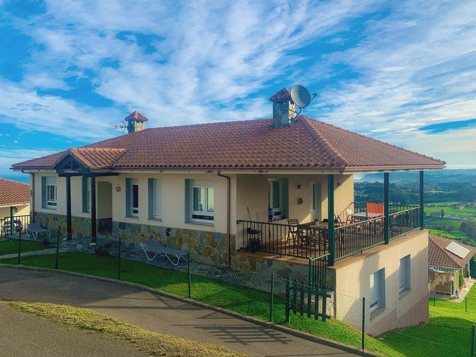 El Gato Gordo - Bike & Surf Hostel Cudillero Exterior photo